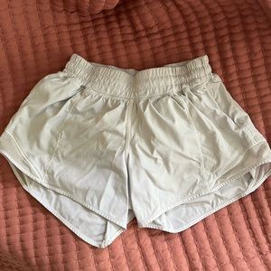 Lululemon Hotty hot shorts 2.5 size 4